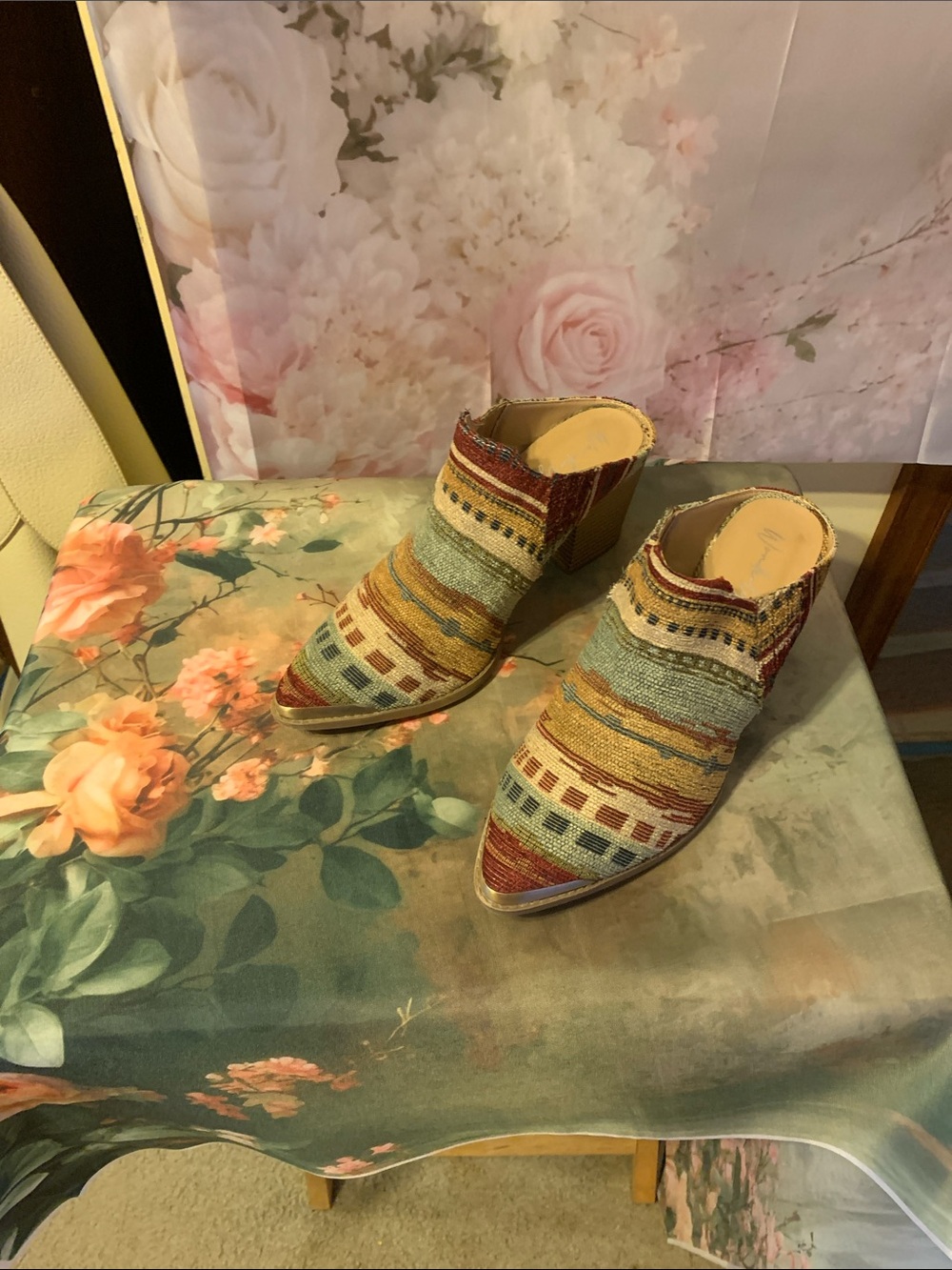 Wonderly Multicolor Woven Pointed Toe Mules